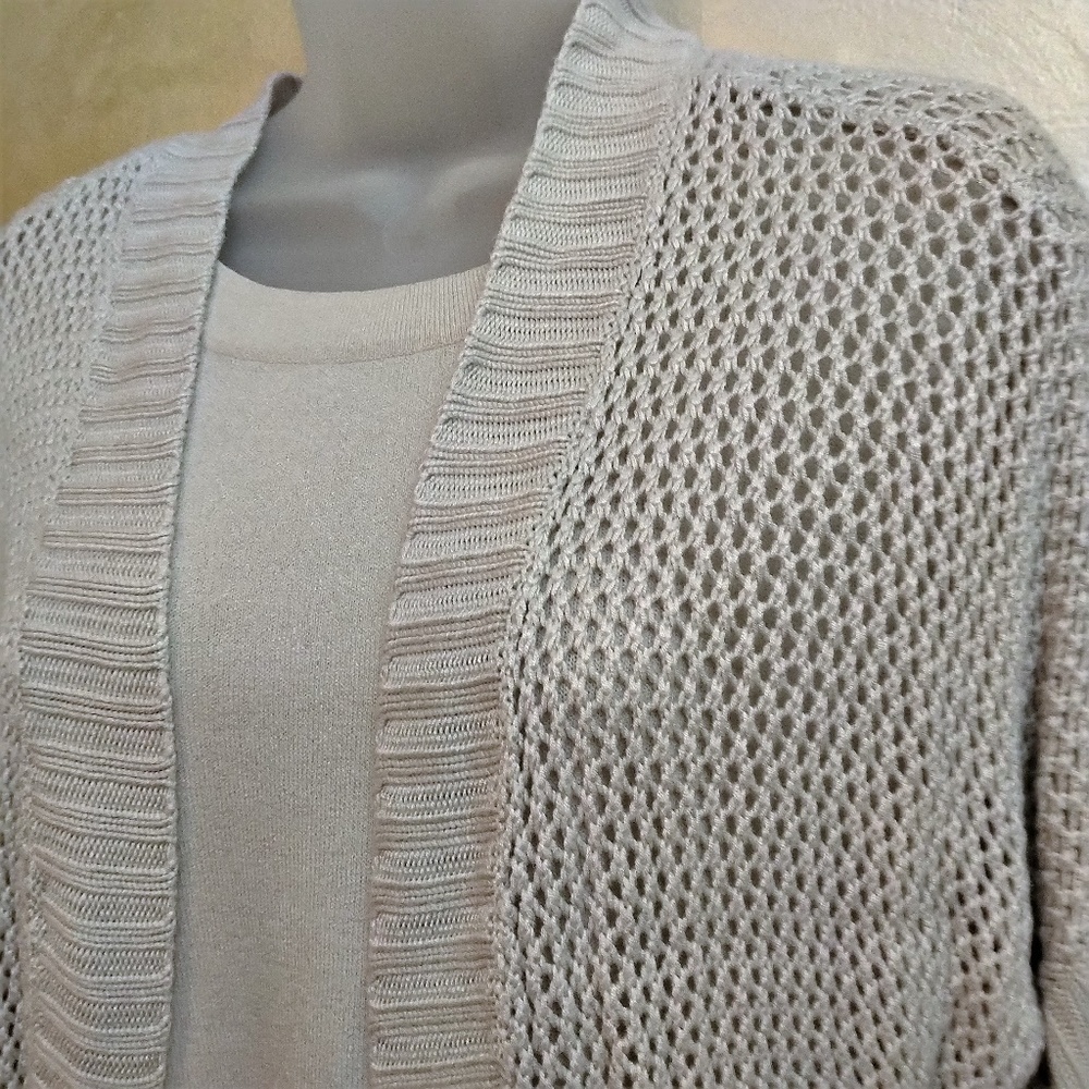 Shrug by Express EUC M - Picture 2 of 5